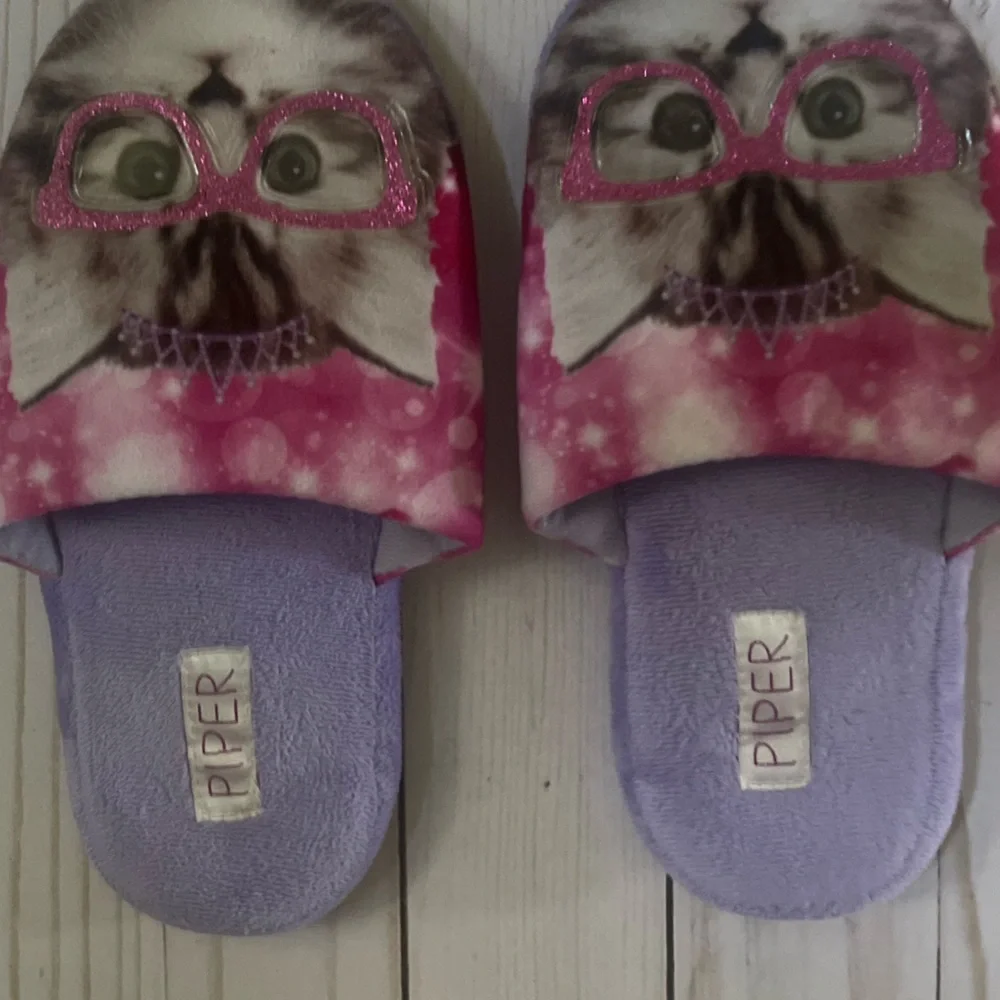 Girls cat slippers